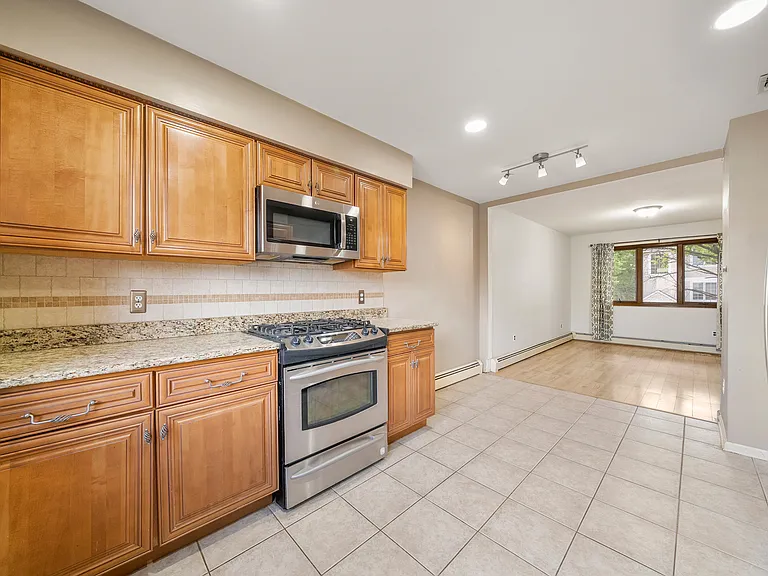 140 Allwood Rd #C — Photo 16