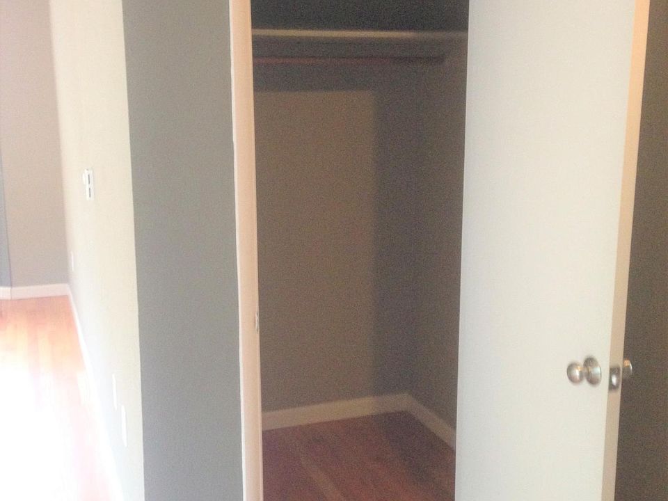 1st image of 819 Nob Hill Ave N APT 105