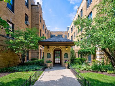 726 W Buena Ave APT 1A, Chicago, IL, 60613