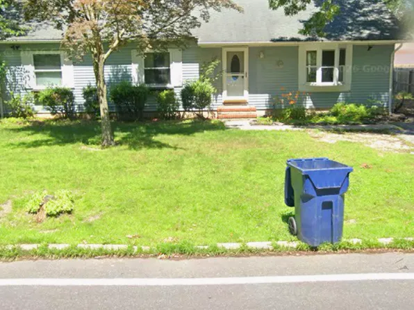 1026 Berkeley Ave, Beachwood, NJ 08722