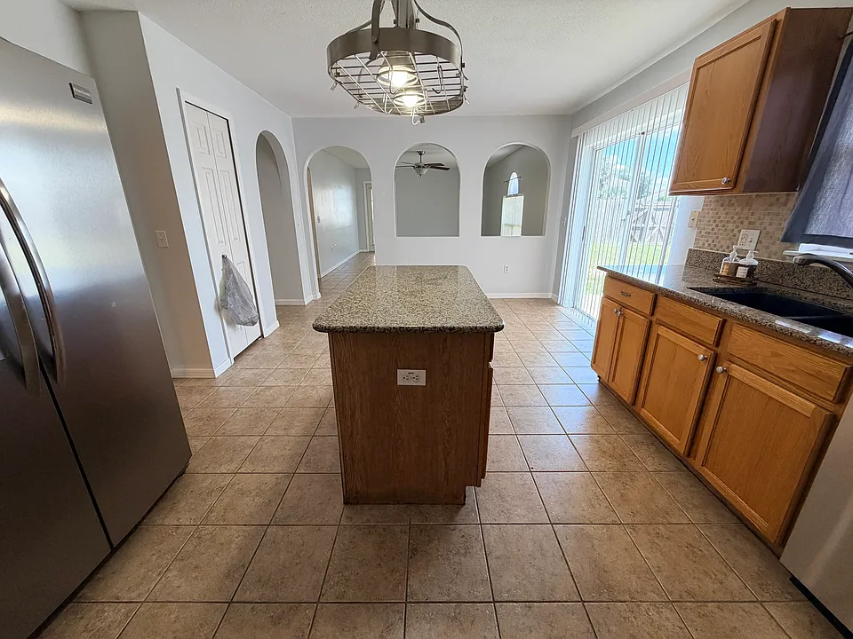 5002 Strada Dr