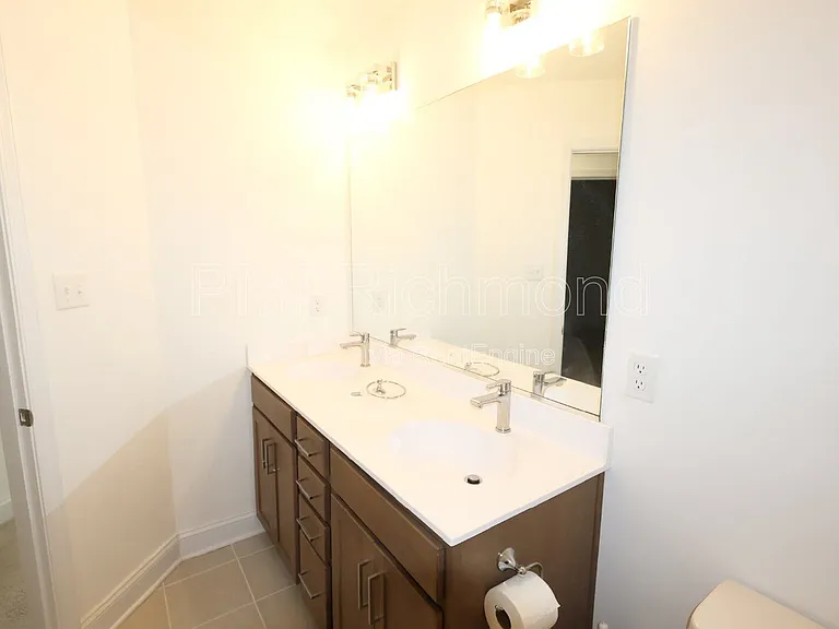 425 Randolph View Dr — Photo 32
