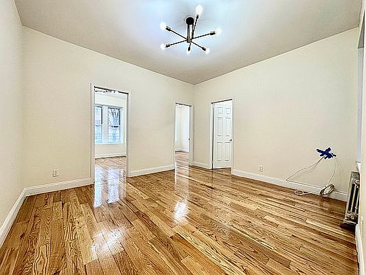 3rd image of 709 De Kalb Ave #1