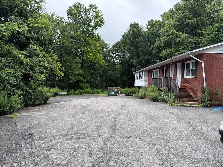 3 Brookside Ave — Photo 3