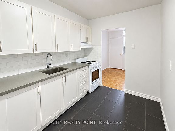 2nd image of 525 Eglinton Ave E #701