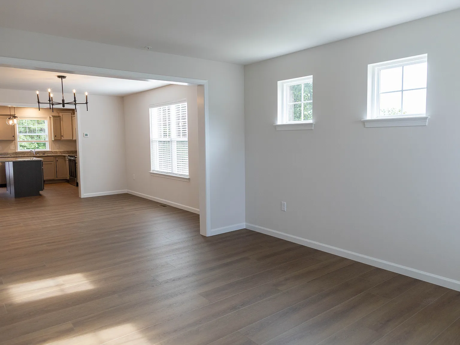 3 bed, 2.5 bath, 1940 sqft, $2,095 — Photo 4