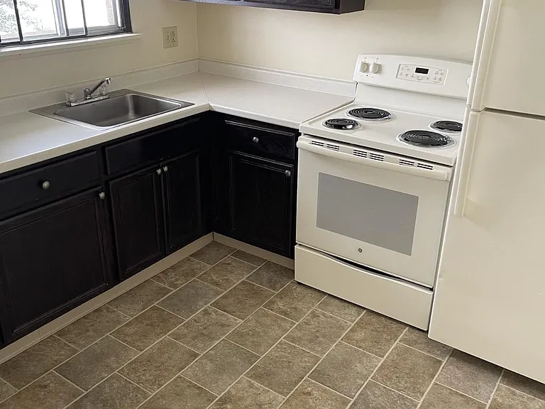 North Spruce Apartments — Photo 2