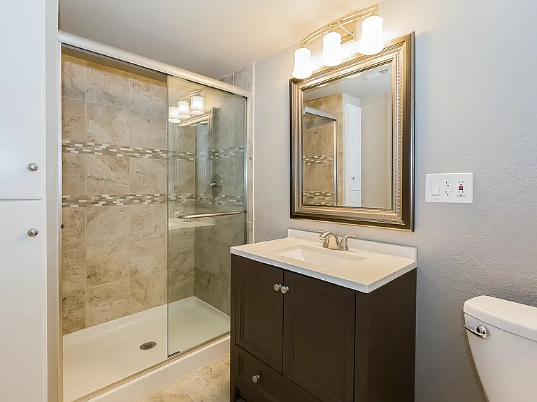1520 NE 54th St — Photo 28