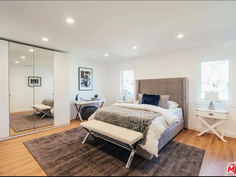 13506 Chandler Blvd — Photo 12