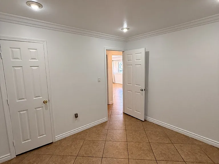 98 E Palomar St — Photo 15