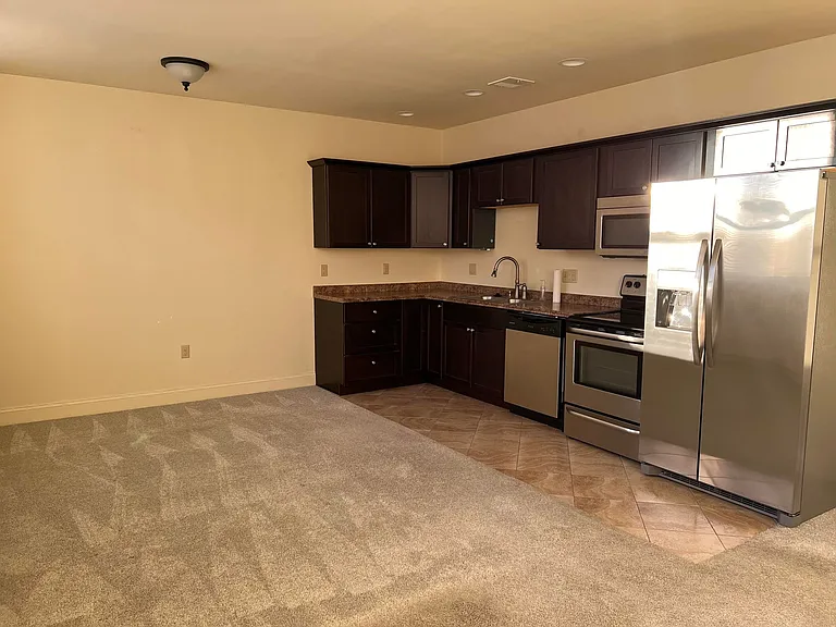 1740 Chestnut St — Photo 38