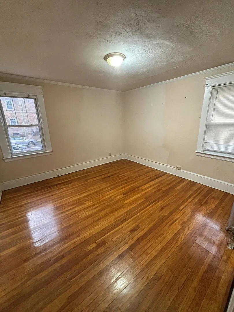 Barclay Apartments — Photo 4