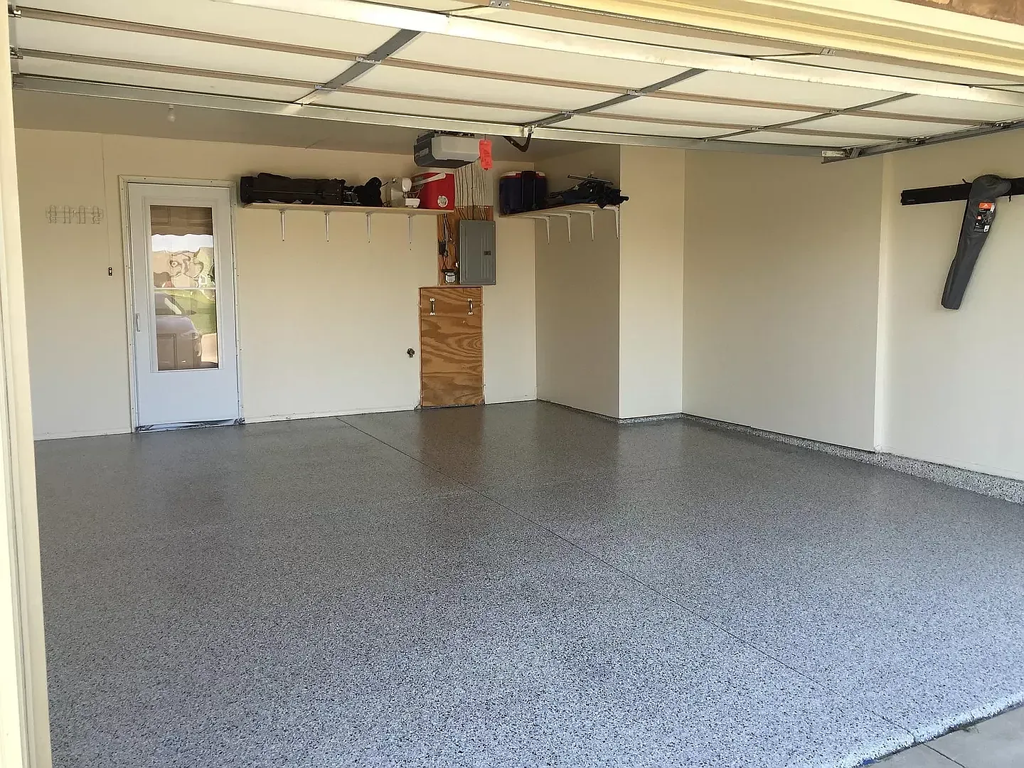 Beautiful West Side 3 Bed/2.5 Bath Townhome! — Photo 3