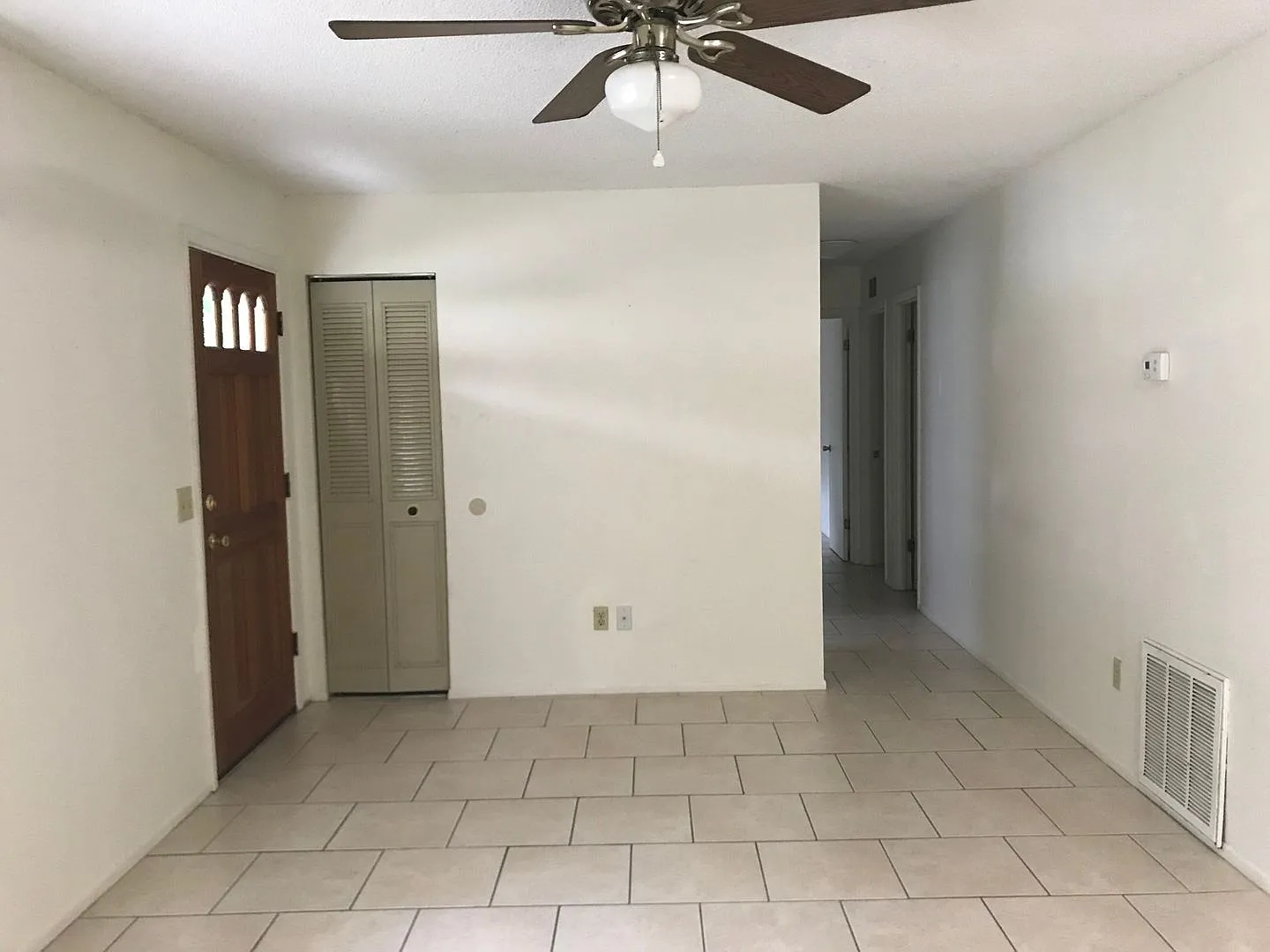 3 bedroom, 1 and 1/2 bath, 1 car garage, ready for occupancy-Orange City — Photo 2
