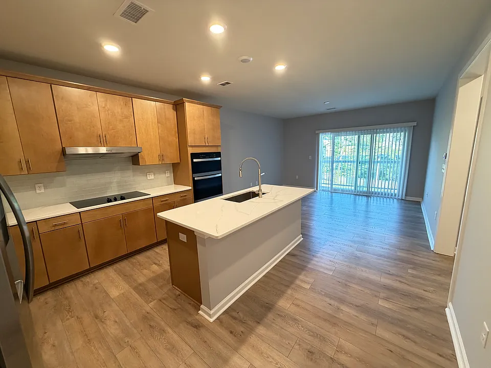 2 Winslow Ln #403