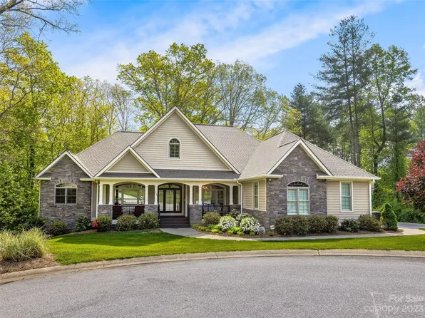 294 Holly Haven Ct, Mills River, NC 28759