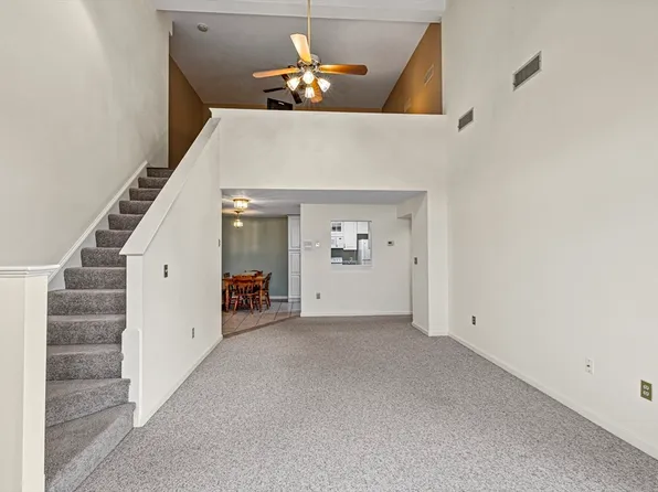 59 Linden St Unit 1714, Taunton, MA 02780