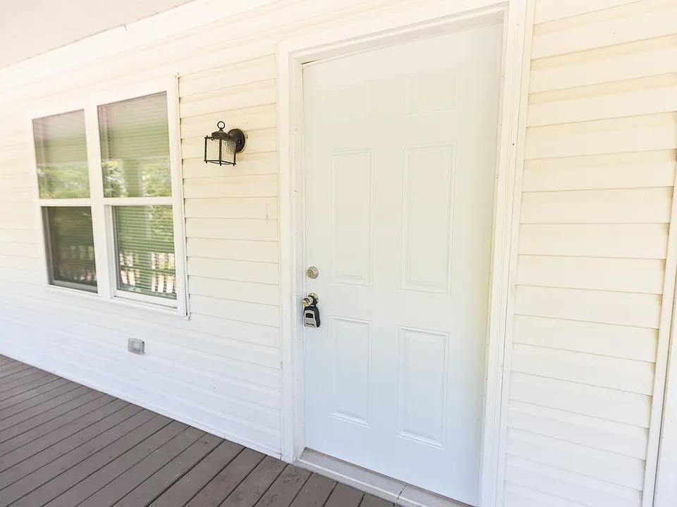3010 Ingleside Dr