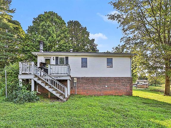 2nd image of 844 Witt Rd