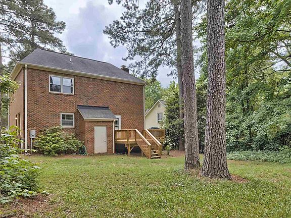 4th image of 1605 Willow Creek Ln