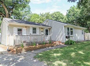 2720 27th St, Des Moines, IA 50310