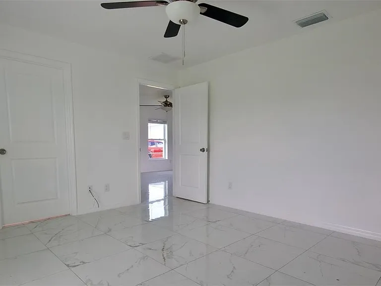 3433 Jeffcott St — Photo 19