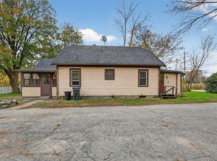 383 Vinnicum Rd, Swansea, MA 02777