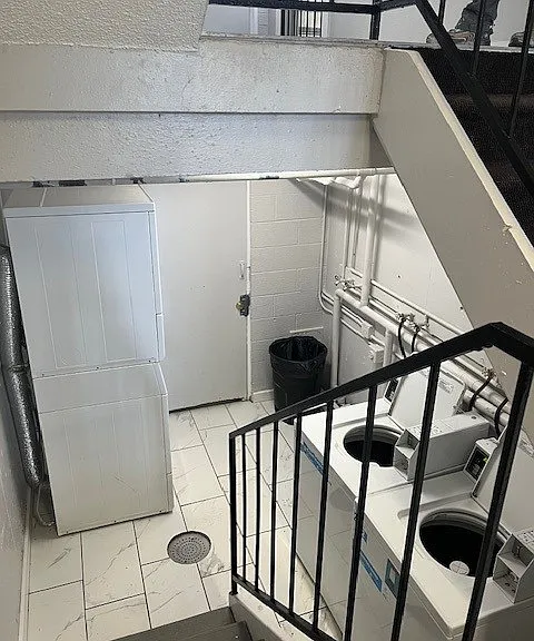 Orchard Glen Apartments — Photo 3