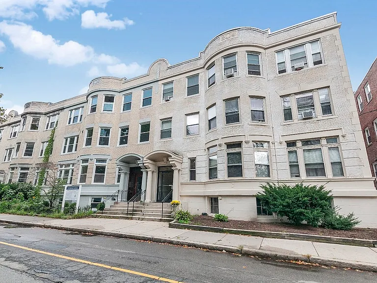 75 Park St #8 — Photo 10