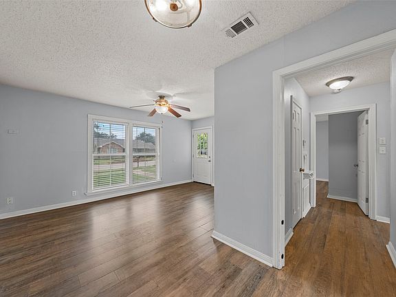 4th image of 1403 W 11th St