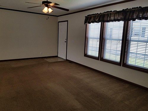 5th image of 9398 Fairview Dr