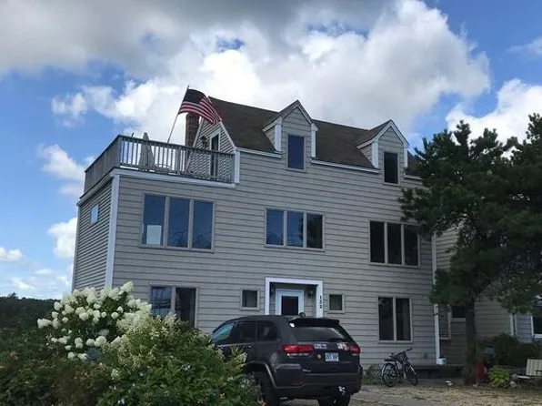 132 Ocean Avenue, Wells, ME 04090