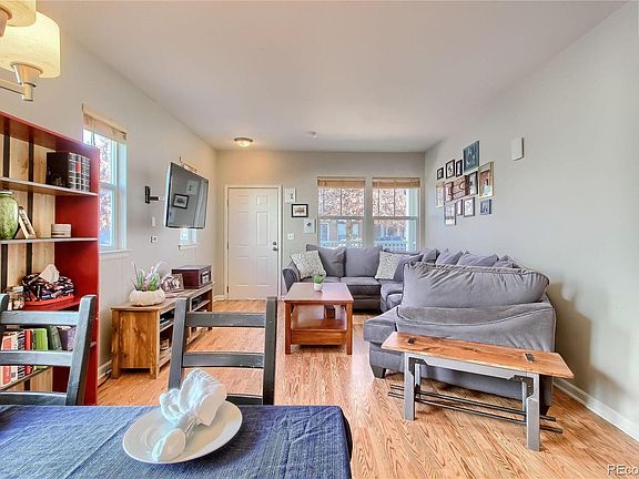5th image of 2743 N Roslyn St