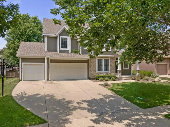7806 W 144th Ter, Overland Park, KS 66223