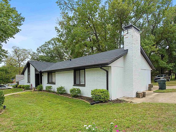 3rd image of 2301 Pinkerton Dr