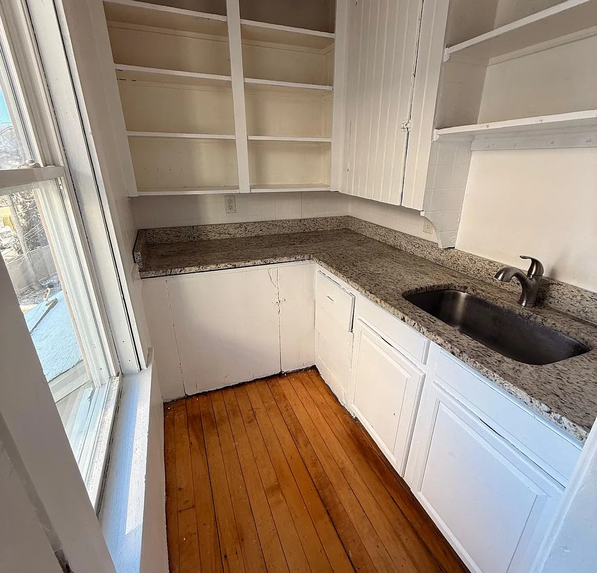 3 bed, $2,400 — Photo 4