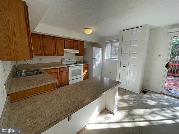 2nd image of 6147 Gardenia Ct