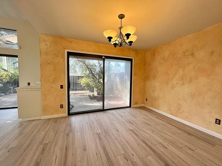 485 Trout Ct — Photo 7