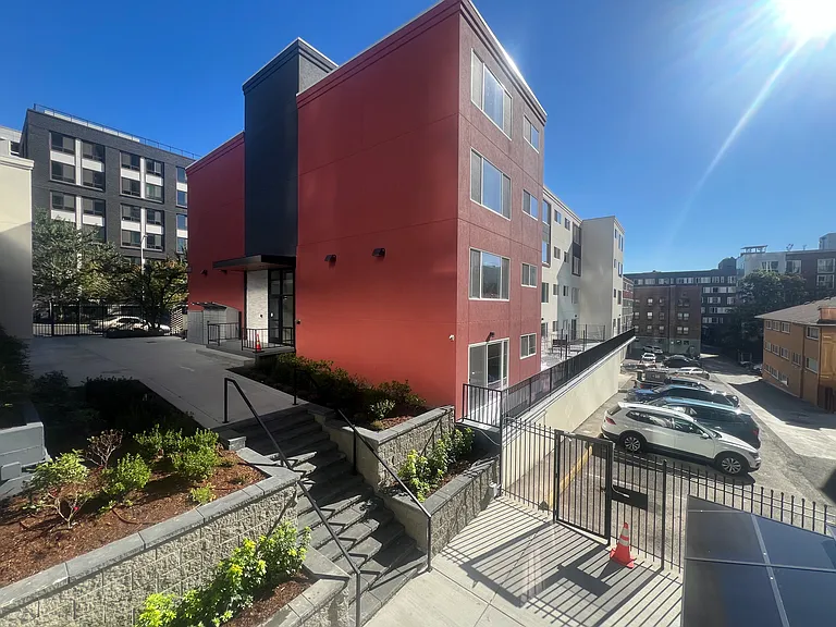 Maverick Apartments — Photo 8