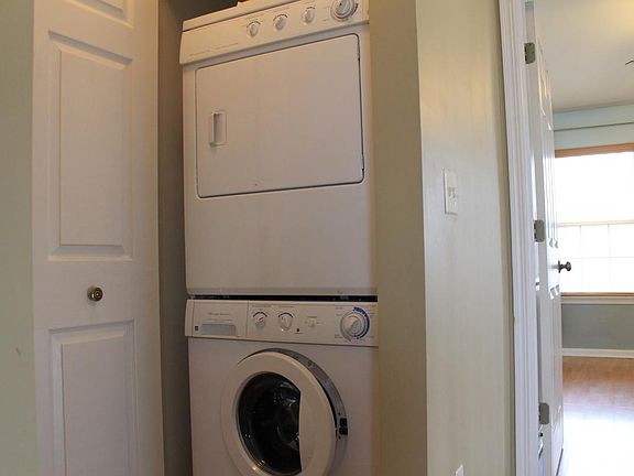Washer/Dryer Second Floor