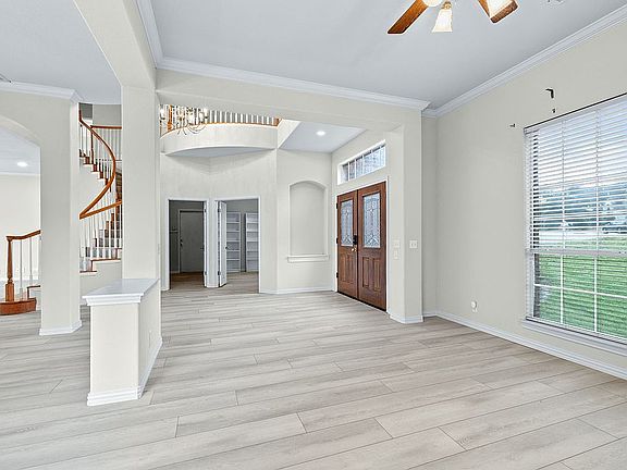 2nd image of 10727 Cassia Dr