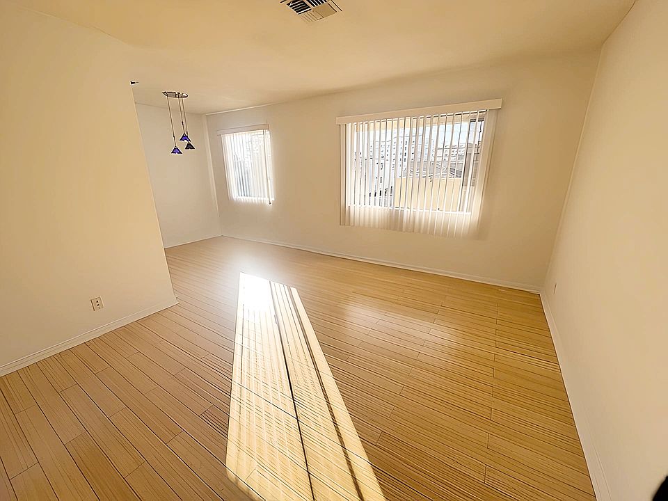 1st image of 1942 N Vista Del Mar Ave APT 3
