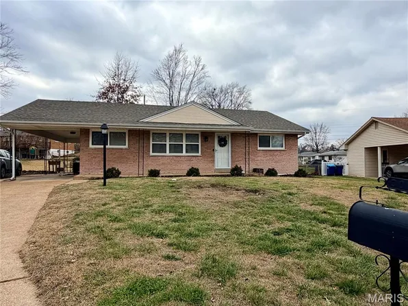 3015 Peal Dr, Saint Louis, MO 63125