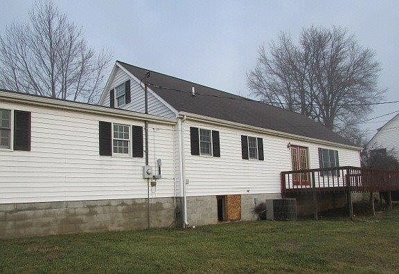4th image of 5028 Main St