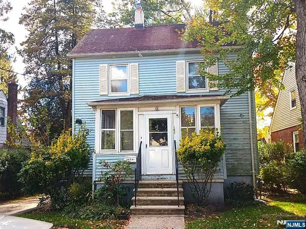 152 Washington Pl, Teaneck, NJ 07666