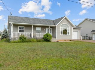 27 Doiron Dr, Charlottetown, PE C1E0A7