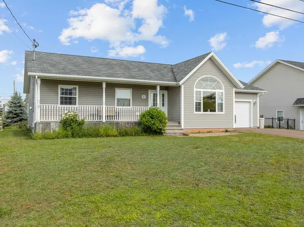 27 Doiron Dr, Charlottetown, PE C1E 0A7