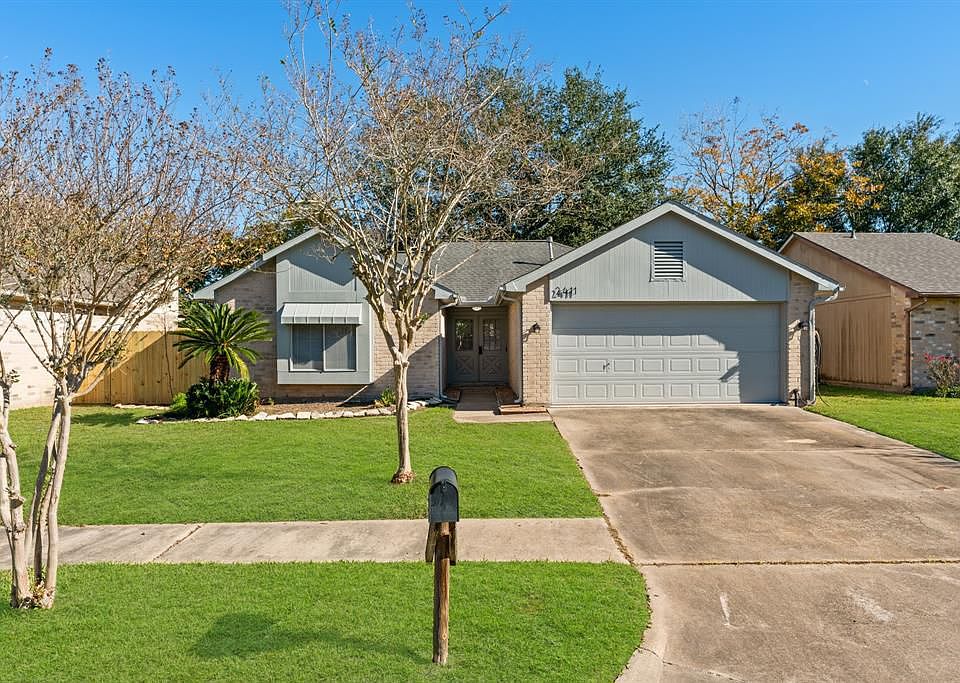 1st image of 2411 Chimneystone Cir
