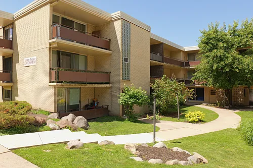 12546 Fairview Ave #2E Photo 1 12546 Fairview Ave #2E Photo 1