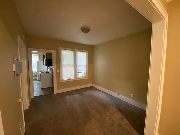 2nd image of 1099 Bush Ave APT 1